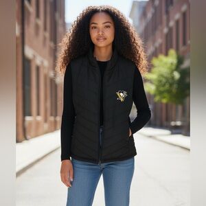 Antigua Black Quilted Puffer Vest with Yellow & White Pittsburgh Logo size Large
